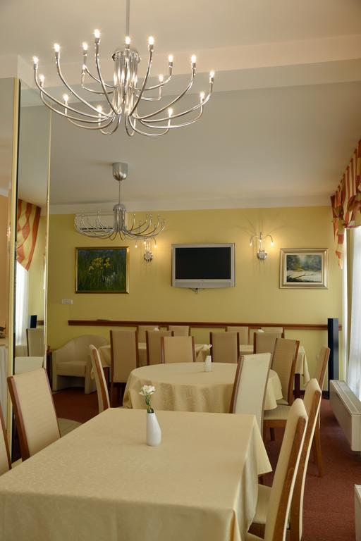 Hotel Mladimir داروفار المظهر الخارجي الصورة